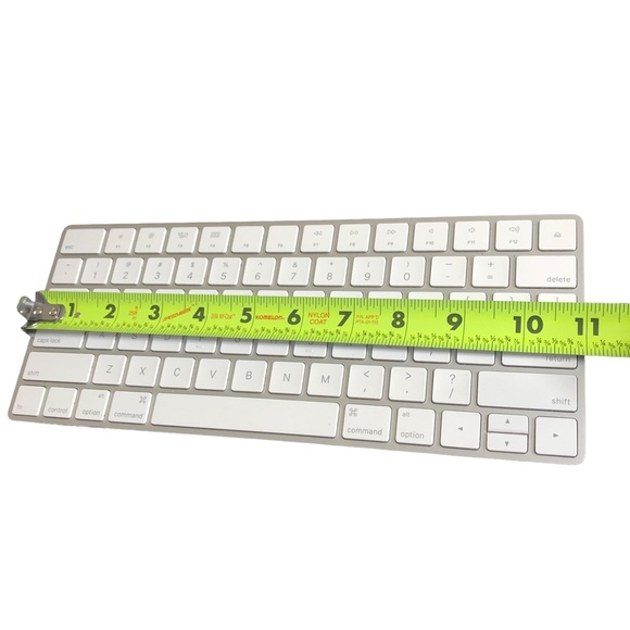 APPLE Wireless Magic Keyboard NO CABLE ***SELLING AS IS*** - Picture 5 of 14